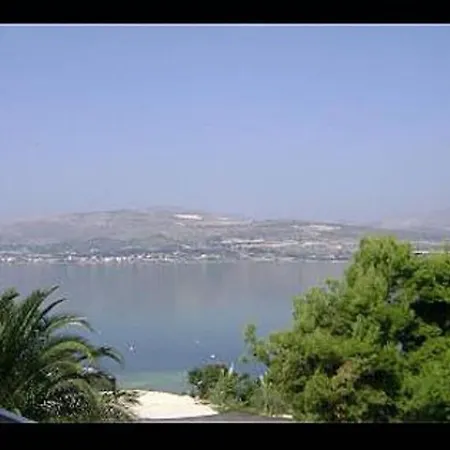 Διαμέρισμα Bela1 *